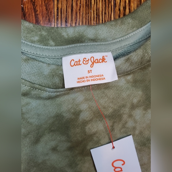 BUNDLES Cat & Jack Swaeter for kids 4 pieces - Picture 2 of 5